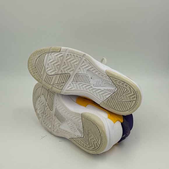 Nike Air Flight Huarache Lakers Youth Boys Size 6Y Basketball Shoes White Purple - Picture 6 of 6